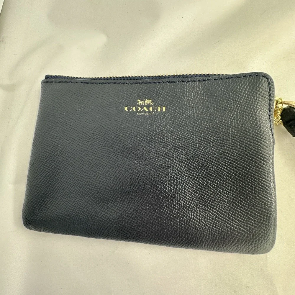 Coach Corner Zip Pebbled Leather Wristlet Pouch - Black CV396